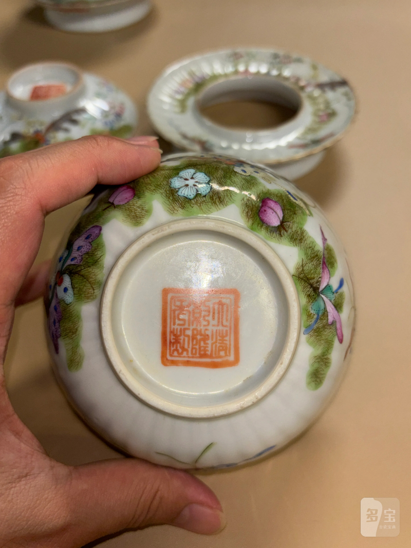 清晚期 粉彩蝶恋花纹三才盖碗一对 - 图6